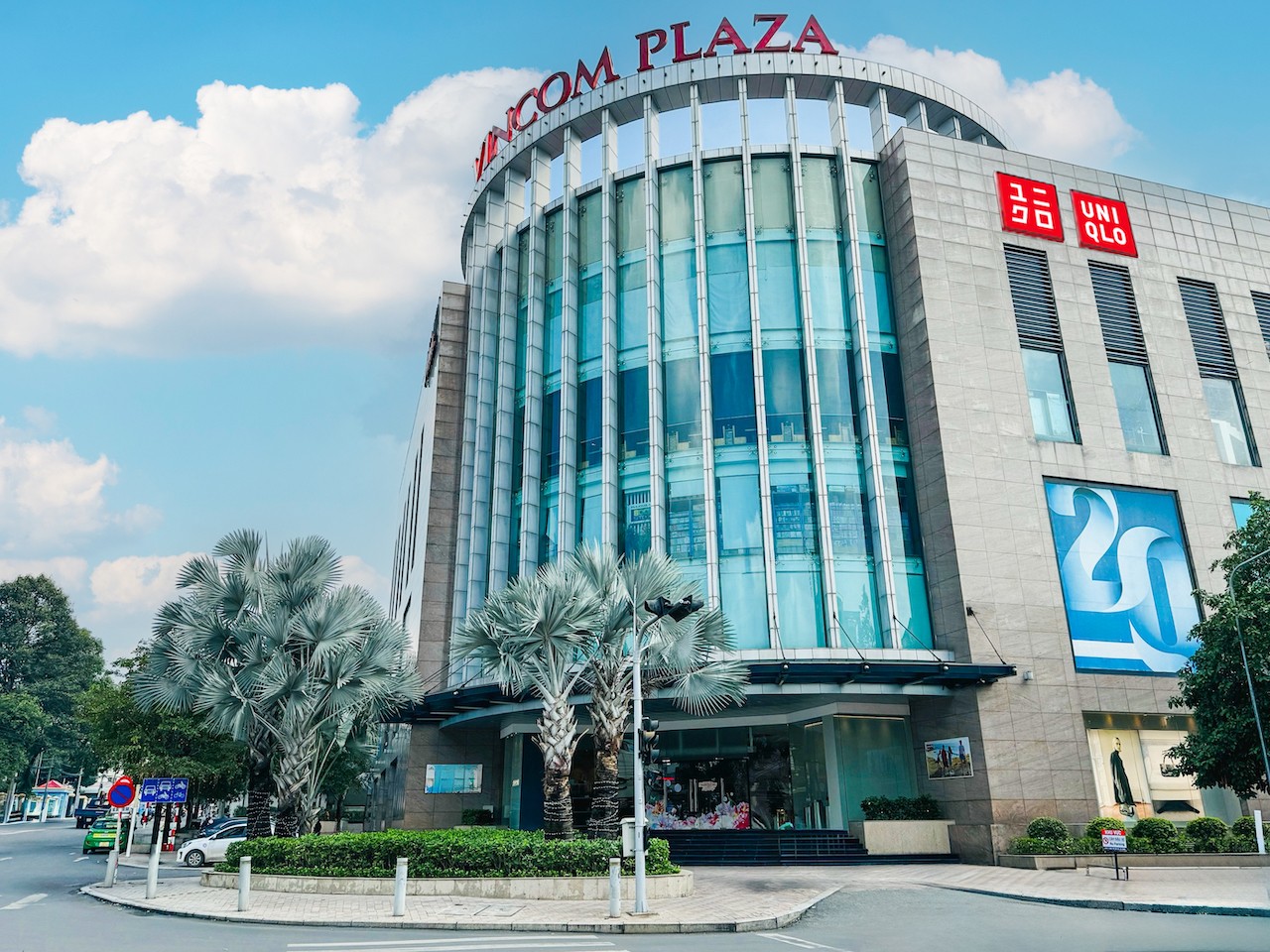 cua-hang-uniqlo-dau-tien-tai-tp-bien-hoa-toa-lac-tai-tttm-vincom-plaza-bien-hoa-tttm-lon-nhat-thanh-pho-1733393353.jpg