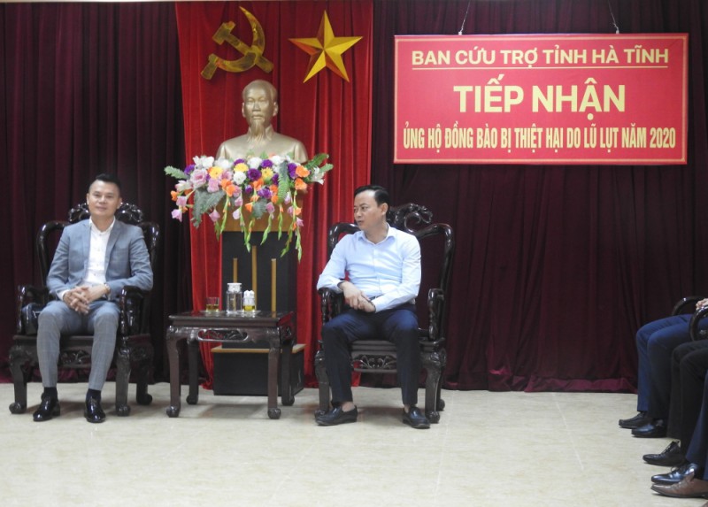 doanh nghiep tre tiep suc dong bao vung lu ha tinh