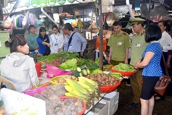 Không có hiện tượng tăng giá bất hợp lý hàng tiêu dùng tại các tỉnh bị ảnh hưởng bão số 9