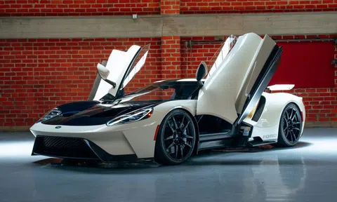 Siêu xe Ford GT Heritage Edition giá 1,25 triệu USD