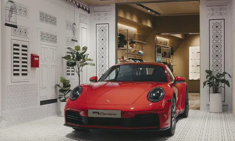 Porsche mở phòng trưng bày giữa nhà ga sân bay tại Singapore