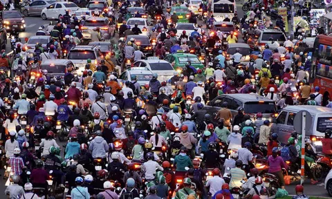 Chuyên gia đề xuất thu phí với xe xăng cũ vào khu phát thải thấp