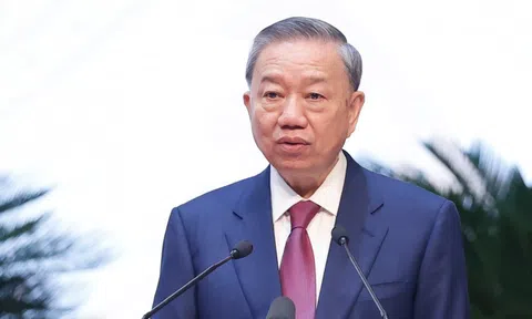 Công an nhân dân vì Đảng, vì dân