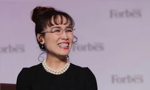 Niềm vui của tỷ phú Nguyễn Thị Phương Thảo trong ngày Nhà giáo Việt Nam