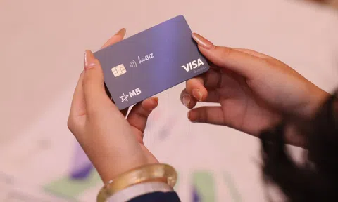 Thẻ doanh nghiệp đa năng MB Hi BIZ: Quản trị tinh gọn, giao thương quốc tế