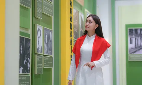 'Hành trình đỏ' theo dấu chân Chủ tịch Hồ Chí Minh tại Quảng Châu