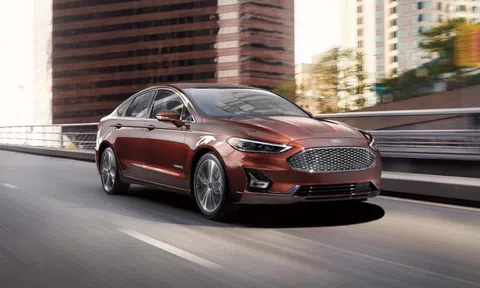 Sếp Ford nói lý do ngừng bán sedan