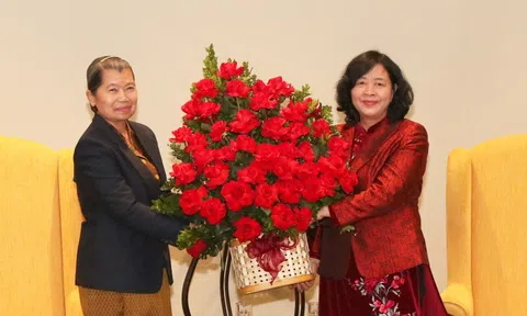 Vun đắp mối quan hệ giữa hai cơ quan Mặt trận Việt Nam và Campuchia