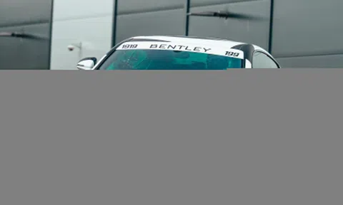 Bentley Supersports cũng có thể đua 'Gymkhana'