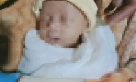 Bé trai 3 ngày tuổi bị bỏ rơi bên đường