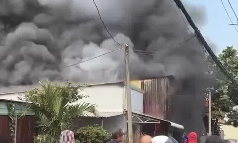 Cháy lớn ở Củ Chi