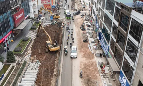 Đường gần 1km ở Hà Nội thi công ì ạch, hộ kinh doanh lo mất Tết