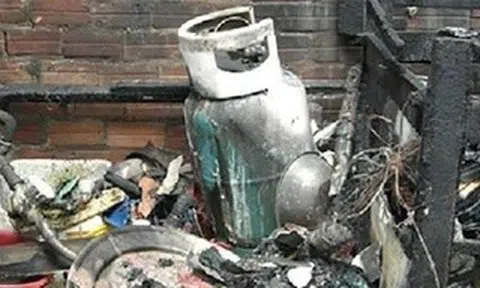 Cha tử vong, con trai bị thương sau tiếng nổ lớn từ bếp