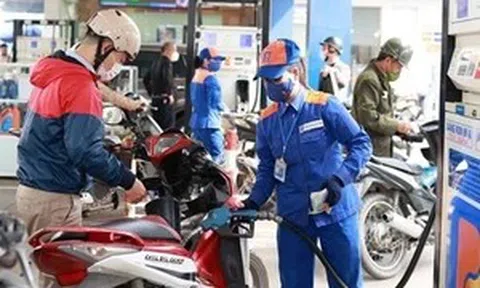 Đề xuất miễn, giảm thuế nhập khẩu Ethanol để hạ giá xăng E10