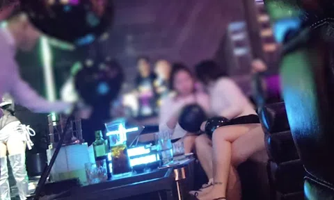 Chủ tịch Hà Nội yêu cầu xử lý tình trạng dùng 'bóng cười' trong bar