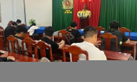 Vĩnh Long tiếp nhận 14 công dân trở về từ Campuchia