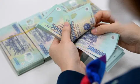 Bộ Nội vụ phản hồi về nâng lương trước hạn, xếp lương với viên chức