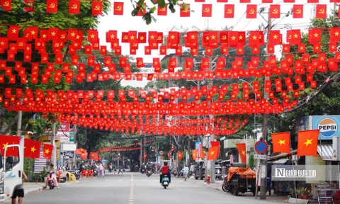 Tp.HCM “khoác áo mới”, rộn ràng đón Tết