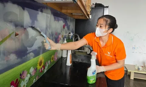 Cận Tết, giá dịch vụ dọn nhà theo giờ tăng gấp 3 vẫn khó tìm