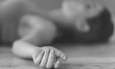 Người phụ nữ 48 tuổi tử vong vì "bóp mồm bóp miệng" ăn sáng theo kiểu "lạ đời"