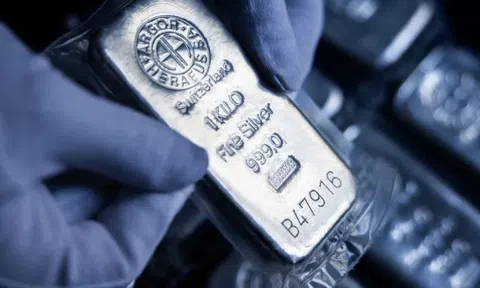 Quỹ bạc lớn nhất thế giới do BlackRock quản lý bán hơn 300 tấn bạc sau 4 ngày