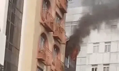 Cháy bất ngờ tại nhà hàng ở trung tâm TP.HCM