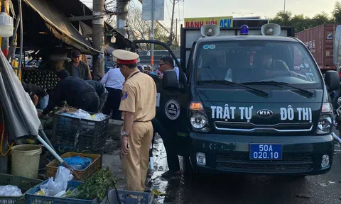 Cảnh sát giao thông TP.HCM phối hợp lập lại trật tự đô thị tại các chợ đầu mối dịp cận Tết