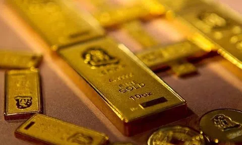 Quỹ vàng lớn nhất thế giới gom hàng tấn vàng trong một ngày