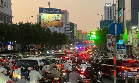 Ám ảnh kẹt xe cửa ngõ sân bay Tân Sơn Nhất