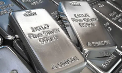 Quỹ bạc lớn nhất thế giới tiếp tục mua thêm hàng chục tấn bạc