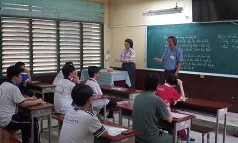 Giáo viên TP.HCM bất ngờ nhận khoản tiền cuối năm lớn