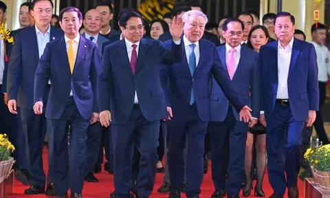 Thủ tướng: Biến những "cơ hội mùa Xuân" thành "thắng lợi của cả năm"