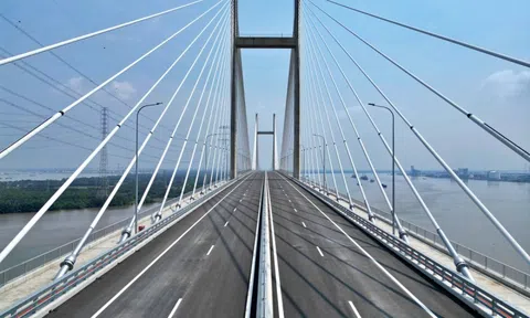 Cận cảnh cầu dây văng tĩnh không cao nhất Việt Nam