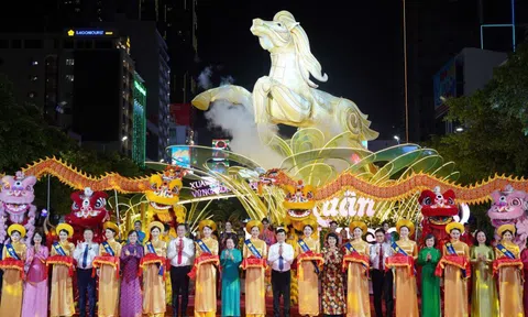 Thông điệp từ Đường hoa Nguyễn Huệ Tết Bính Ngọ 2026