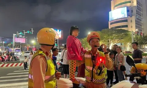 Cháu bé 4 tuổi đi lạc trong đêm giao thừa ở Đà Nẵng
