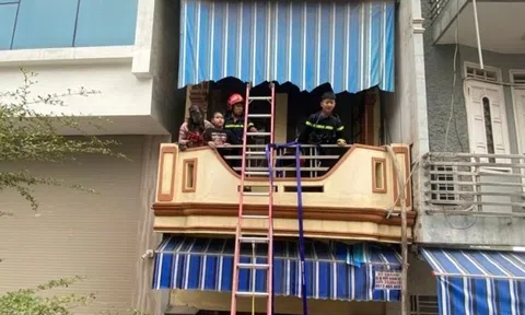 Cảnh sát Hải Phòng giải cứu hai người trong vụ hỏa hoạn Mùng 1 Tết