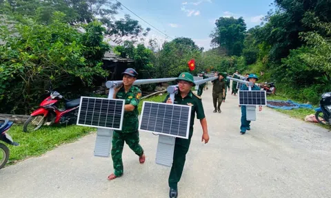 Những người lính mang ánh sáng về bản làng biên giới