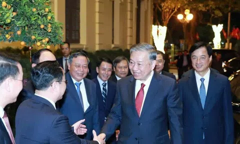 Tổng Bí thư hoan nghênh Hà Nội 'dám nhìn thẳng vào sự thật, mạnh dạn đổi mới tư duy, nghĩ lớn, làm lớn'