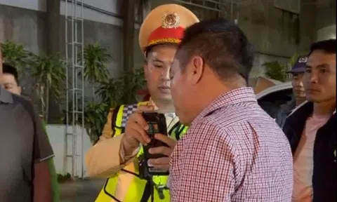 Thách thức CSGT khi bị kiểm tra nồng độ cồn, tài xế bị phạt 35 triệu