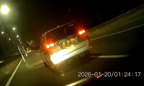 Cảnh sát giao thông cảnh báo 'chuyển làn không xi nhan' trên cao tốc dễ xảy ra tai nạn nghiêm trọng