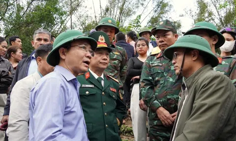 Vẫn chưa tìm thấy hai người trong vụ chìm thuyền trên sông Gianh