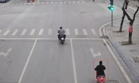 Mồng 3 Tết, nhiều xe máy bị phạt nguội tại một nút giao tại Hà Nội