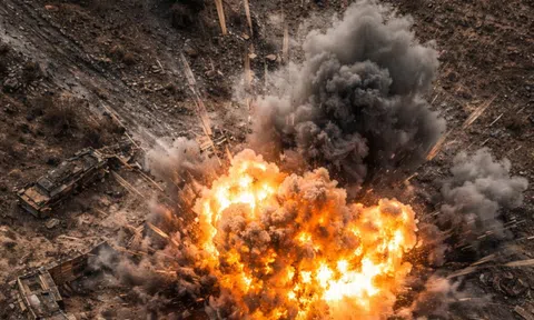 Nga tung bom lượn UMPK không kích dữ dội, chiến tuyến Ukraine rung chuyển