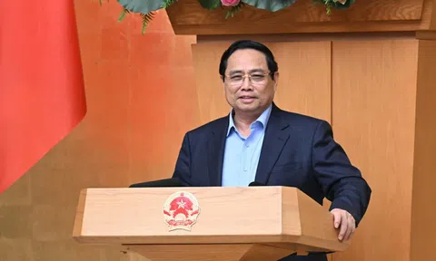 Thủ tướng: Phấn đấu 19-5 tới thông tuyến cao tốc từ Cao Bằng tới Cà Mau theo tiêu chuẩn mới