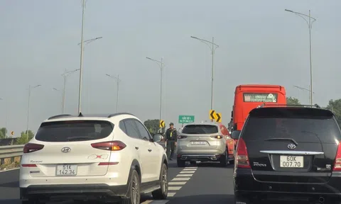 Luân phiên đóng, mở nhiều đoạn cao tốc từ Lâm Đồng về TP.HCM để tránh ùn ứ