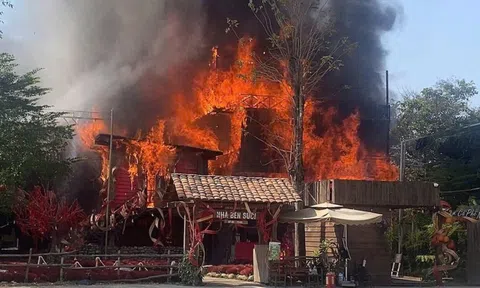 Cháy lớn quán cà phê ở phường Hiệp Bình mùng 6 Tết