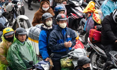 Cửa ngõ phía Nam Hà Nội ùn tắc vì dòng người quay lại sau kỳ nghỉ Tết