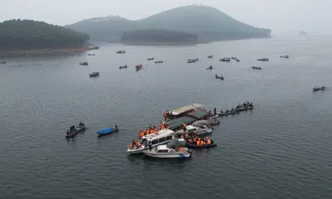 Chìm tàu làm 6 người chết trên hồ Thác Bà: Thủ tướng yêu cầu khẩn trương điều tra