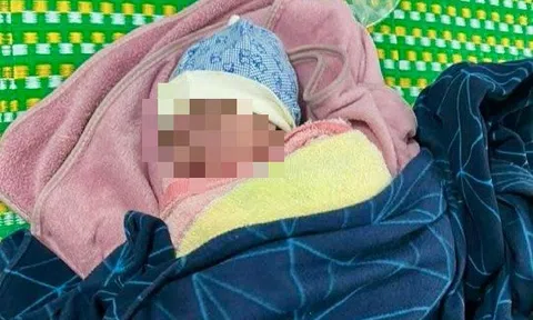 Bé sơ sinh bị bỏ rơi giữa đám cỏ mùng 5 Tết được mẹ đến nhận lại