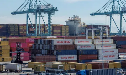 Mỹ sẽ ngừng thu các mức thuế bị Tòa án Tối cao phán quyết là bất hợp pháp